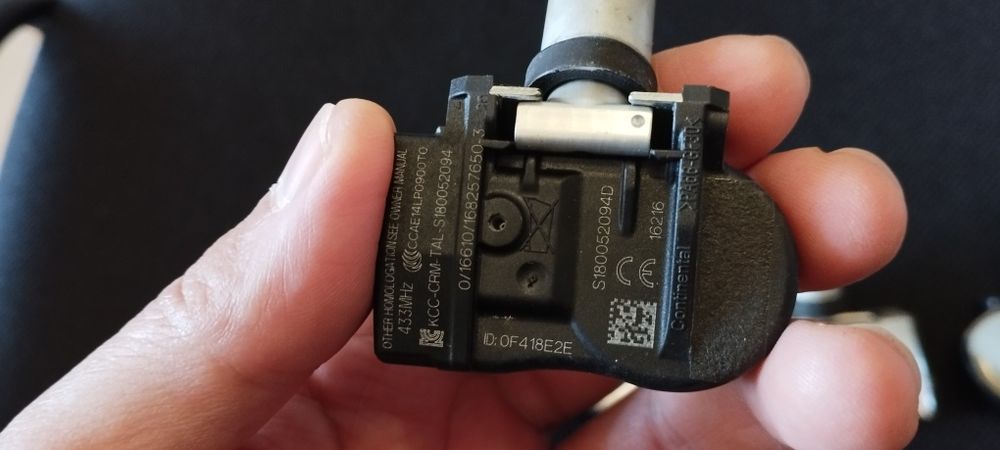 Датчики давления воздуха в шинах S180052094D датчик тиску S180052094