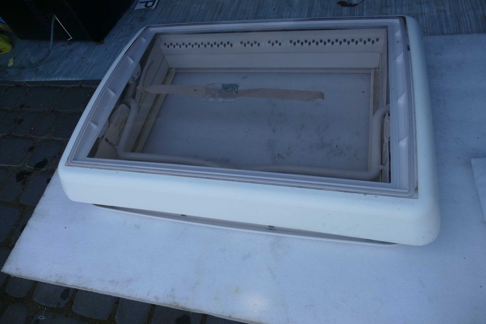 Okno dachowe Midi Heki Dometic 70x50
