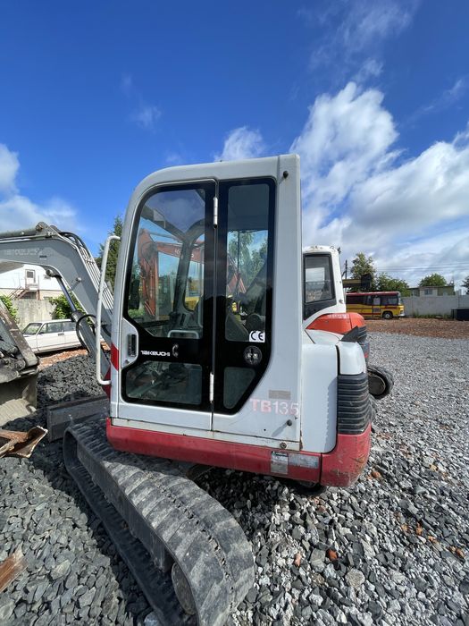 Послуги екскаваторів Takeuchi, Kubota Zeppelin ZM13