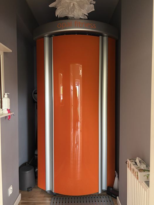 Solarium stojące OPAL  z platformą wibrującą