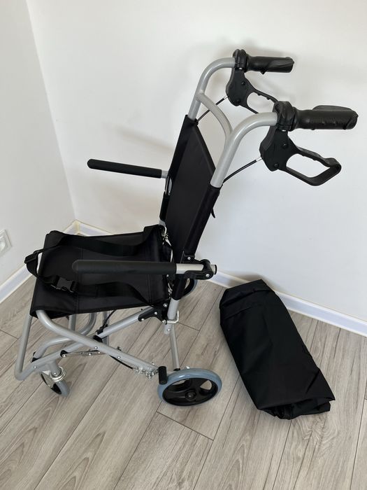 Mobiclinic. Wózek inwalidzki, tranzytowy, składany.