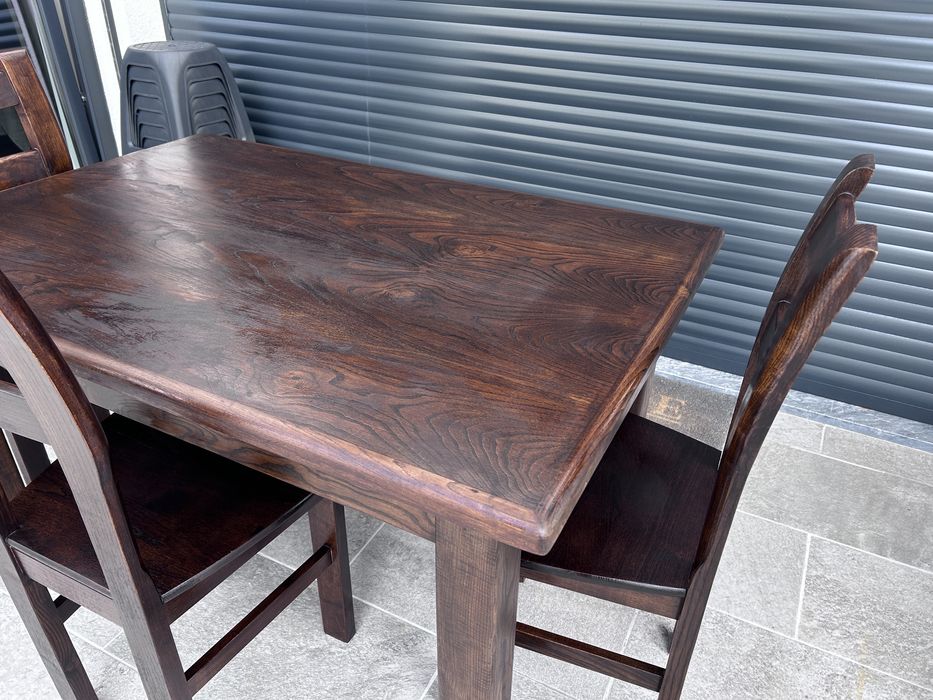 Mesa e cadeiras madeira de castanho maciça