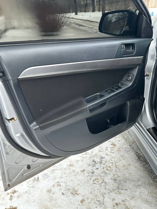 Mitsubishi lancer X автомат кожа на газу