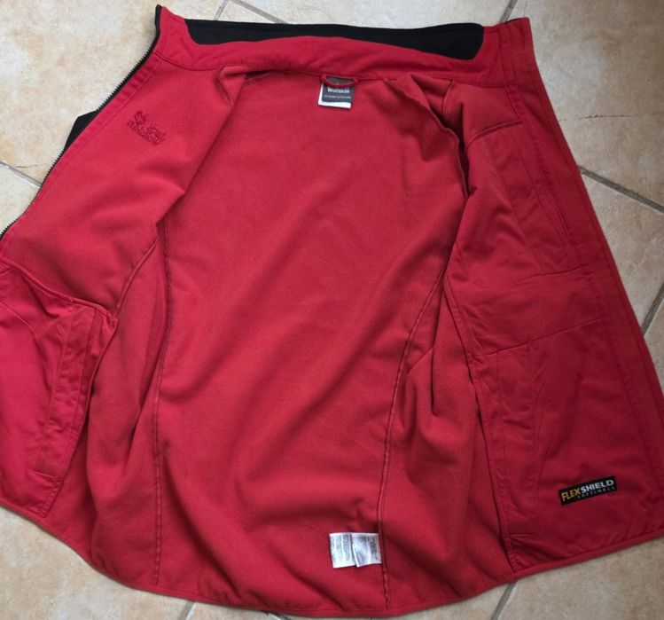 Куртка софтшелл (softshell) моделі Jack Wolfskin Whirlwind Men та Mammut  SOFtech