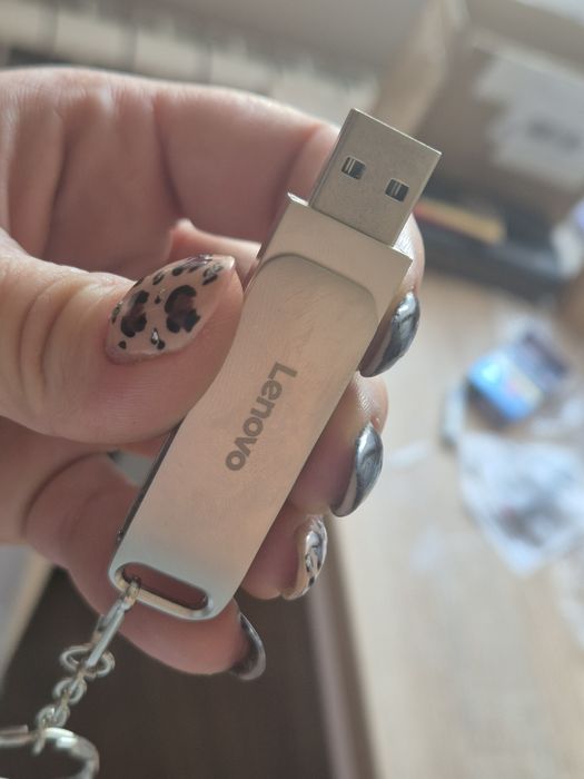 Nowy pendrive Lenovo 2 TB