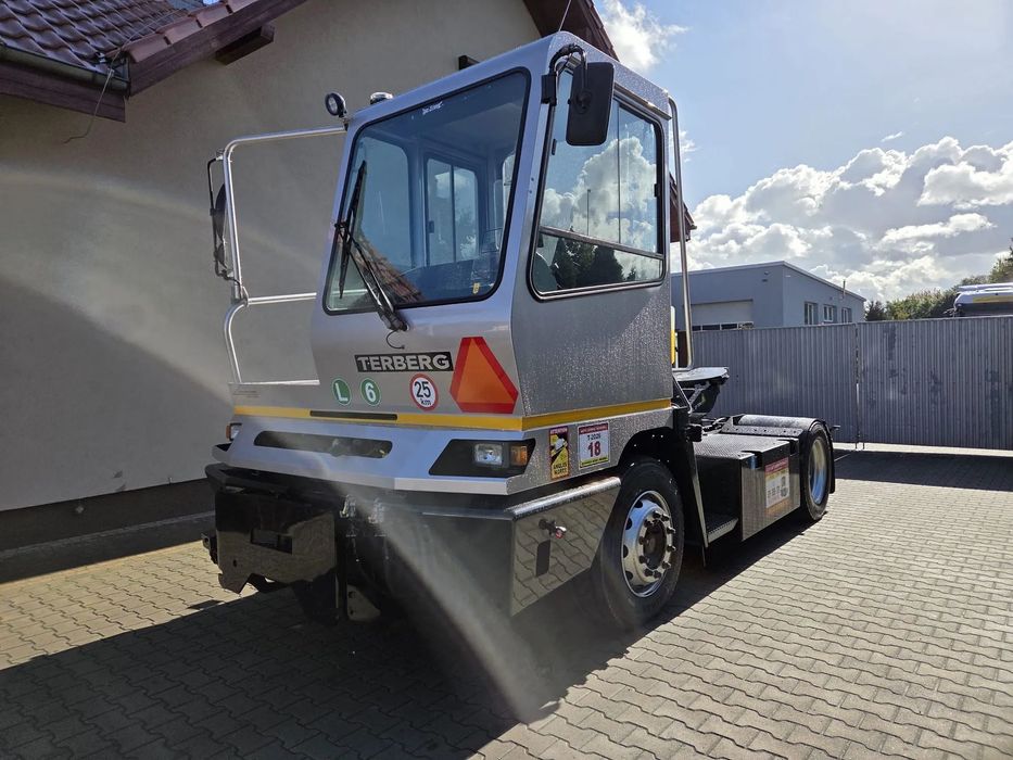 Terberg YT182  Ciągnik terminalowy Terberg YT182 - Kamag - Mol