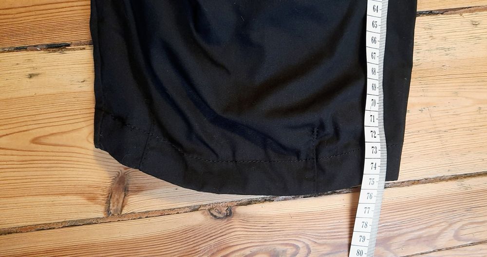 Czarne szorty spodenki funkcyjne  3/4 Texstar rozmiar M
Rozmiar z metk