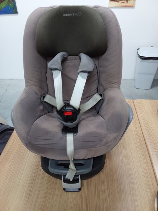 Cadeira auto bebe Confort com isofix e barra de apoio