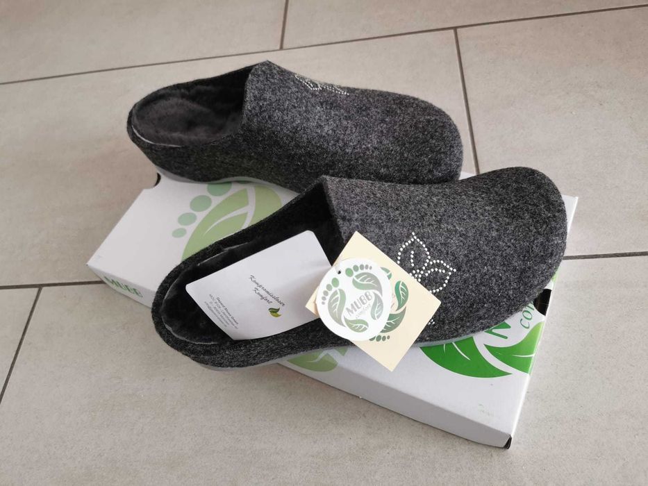 NOWE KAPCIE z antyposlizgową podeszwą