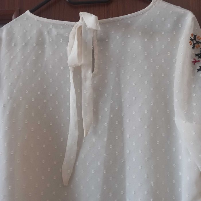 Bluzka damska z haftem