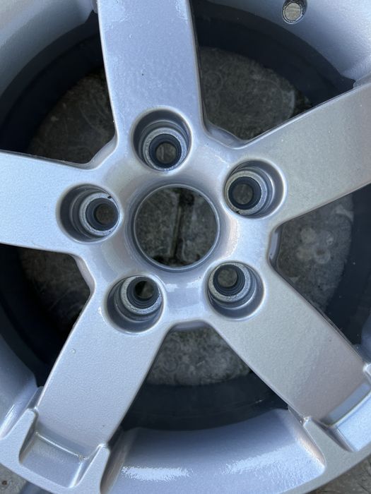 Продам комплект нових літих дисків 15×6J ET45 5x114.3