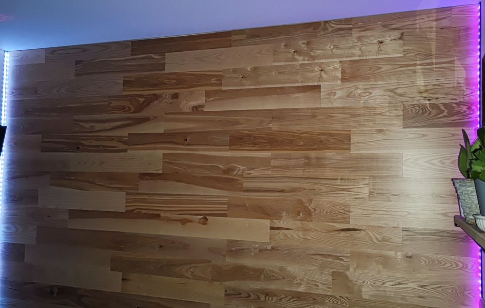 Ściana z paneli drewnianych