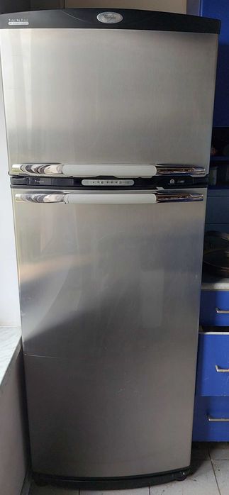 холодильник Whirlpool