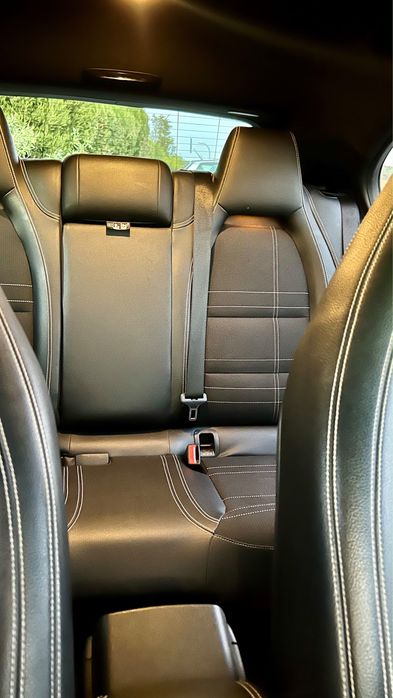 Mercedes-Benz A180d   7G-DCT Urban | Caixa Automática