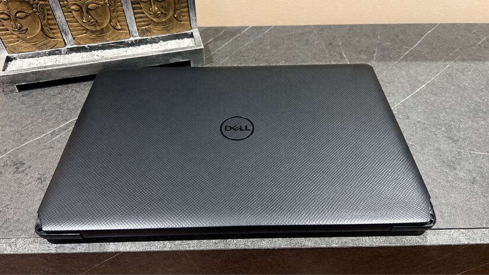 Dell Vostro 15 I5-8265U/SSD 256Gb+HDD 500Gb/8Gb RAM/Ecrã Full HD