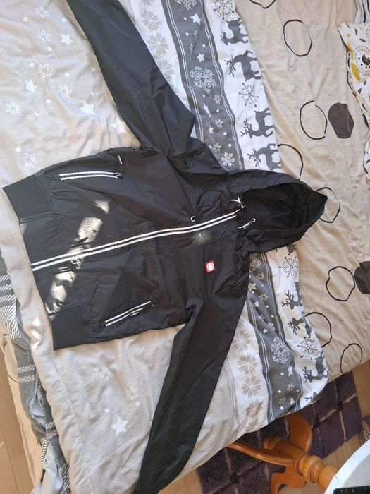 Nowa kurtka wiatrówka