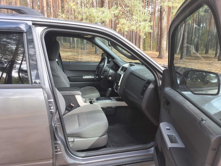 Автомобіль Ford Escape 2011