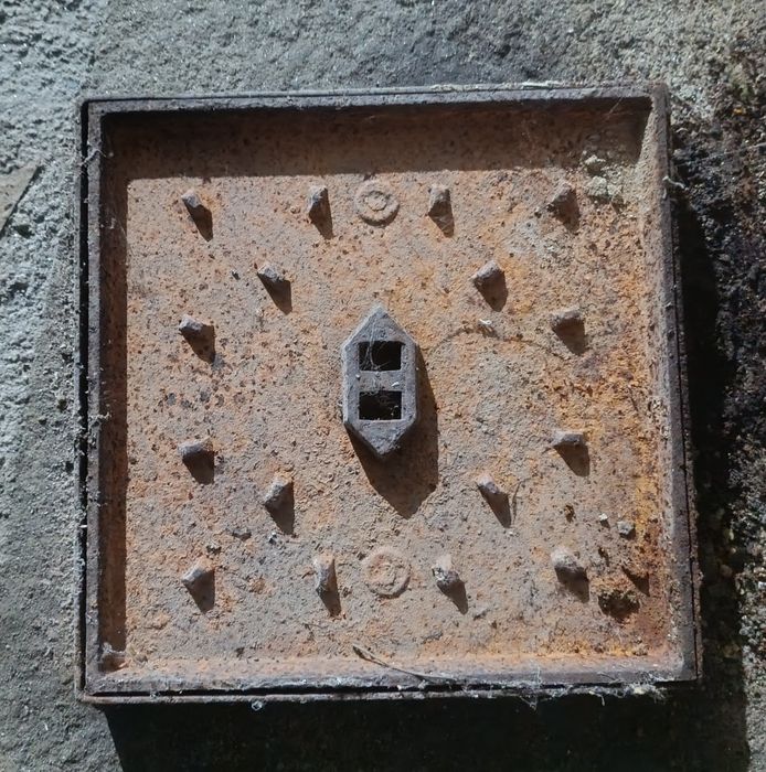 2 Tampas de ferro 40x40cm usadas