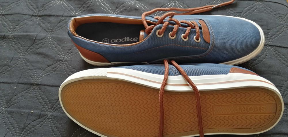 Trampki r. 43 nowe, aodike