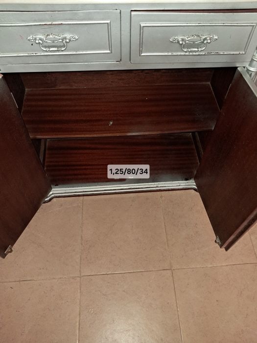 Sapateira com  pedra mármore e espelho