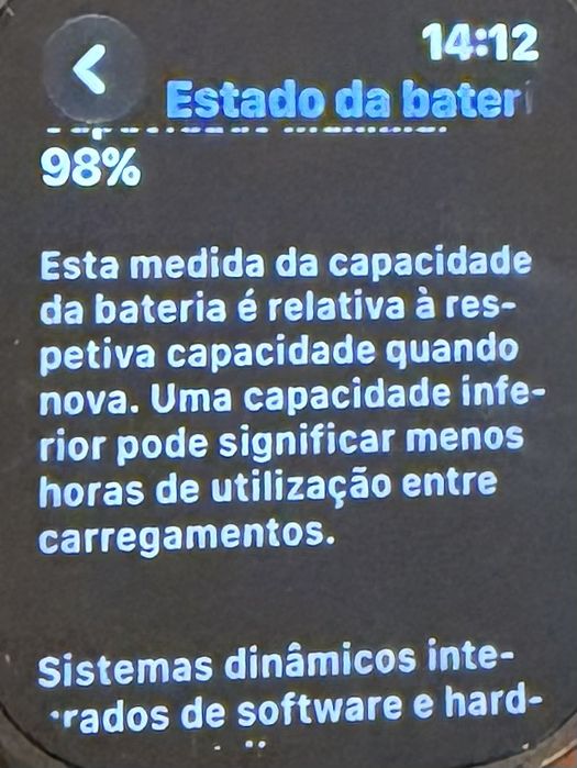 Apple Watch Ultra 3 GPS + Cellular, Caixa em titânio preto de 49 mm com Loop Trail preto/carvão - M/L
