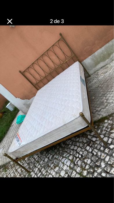 Cama de casal com colchão em bom estado