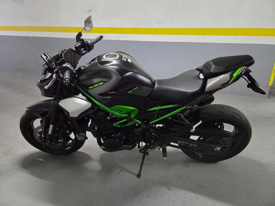 Kawasaki Z900 Performance, 2025, 7000km e garantia total da Kawasaki até 04/28