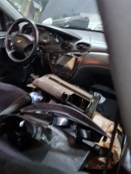 Ford focus 1.8tddi avariado