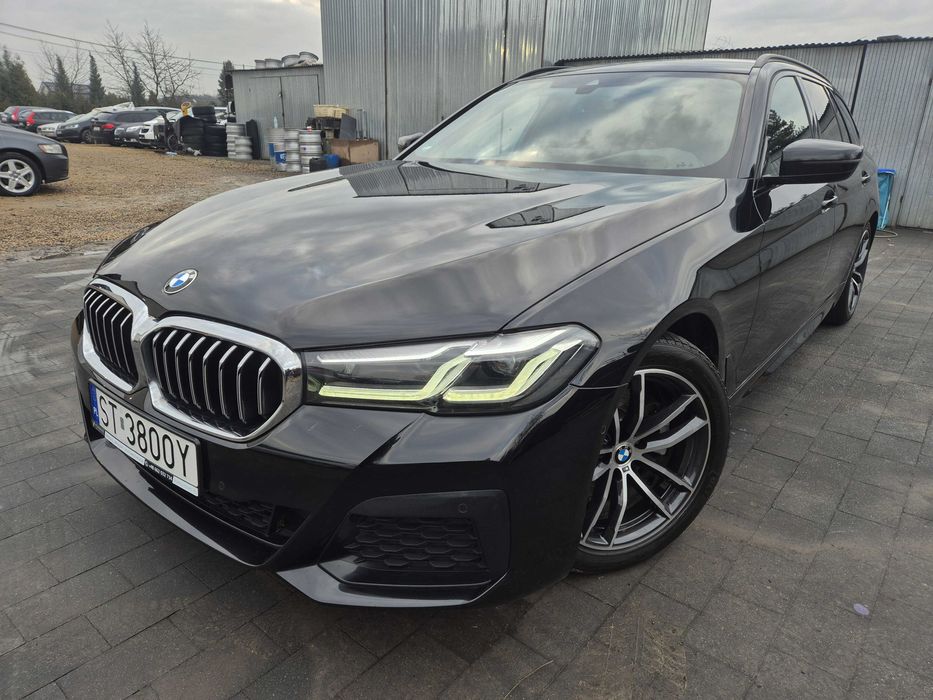 Wynajem auta Wypożyczalnia samochodów BMW 520XD 190km navi LED automat