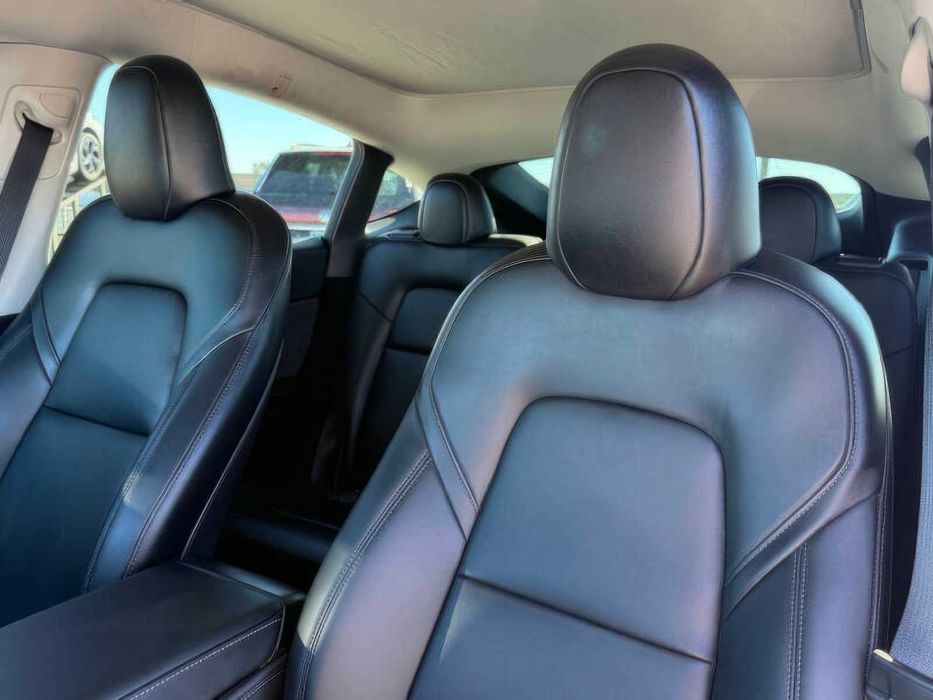 Tesla Model Y Long Range      2023