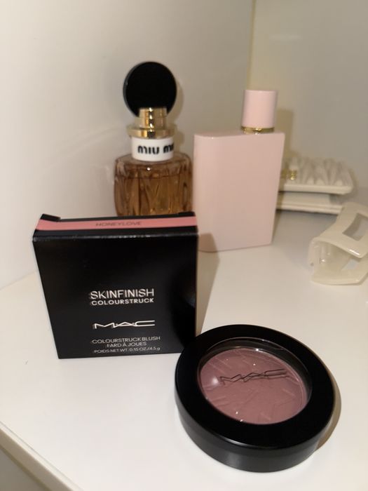 Róż Mac skinfinish colourstruck blush/ Honeylove
