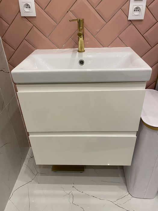 Umywalka Cersanit z szafka łazienkową