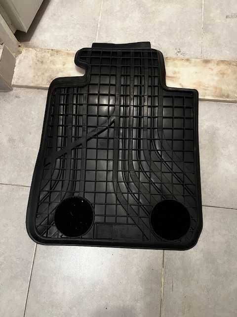 Tapetes de Borracha BMW Serie 1 (F20) - Originais de 2025 (2 Tapetes)