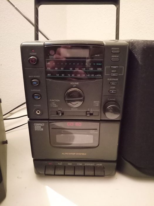 Radio cassette and CD player64586101100929122