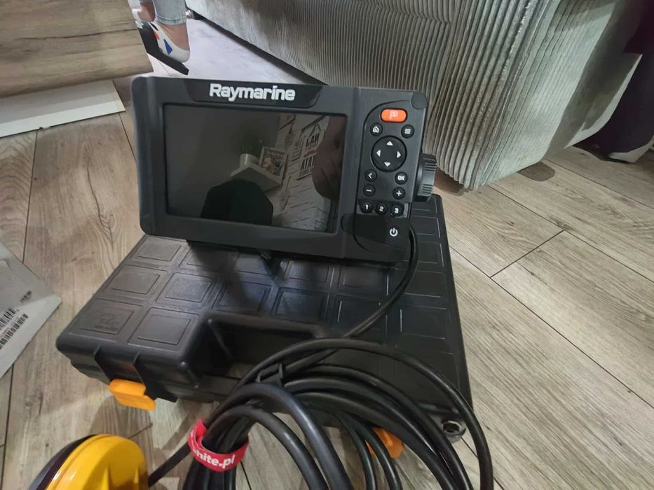 Echosonda Raymarine Element 7hv.