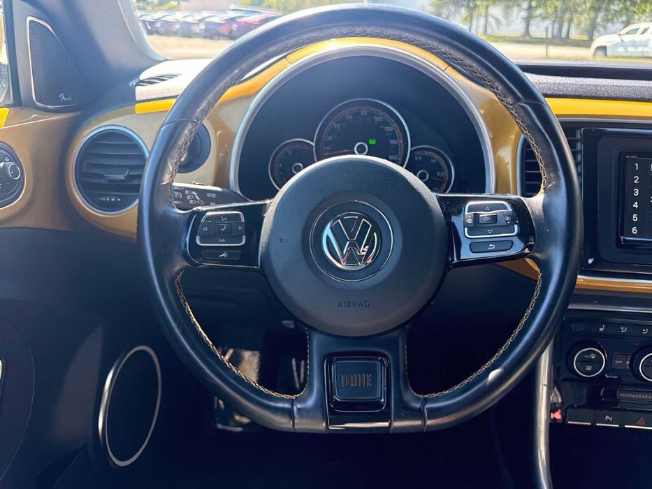 Volkswagen Beetle Dune Convertible      2017