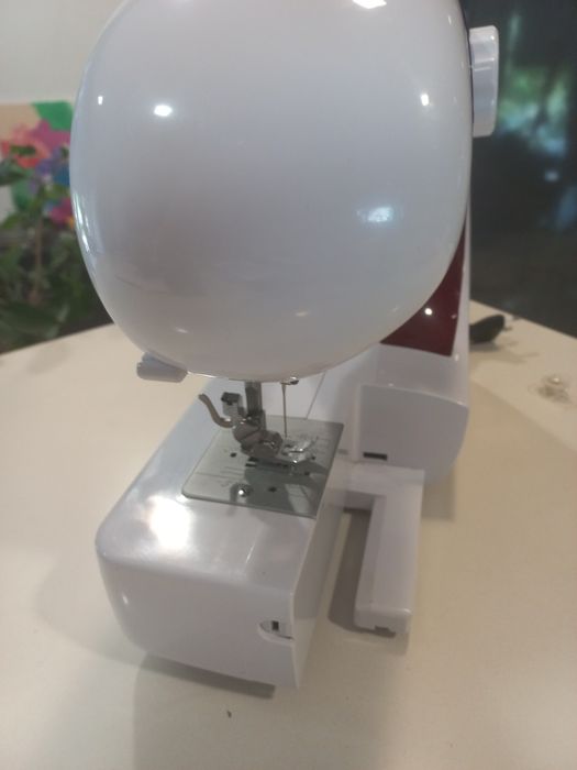 Maquina costura Jata