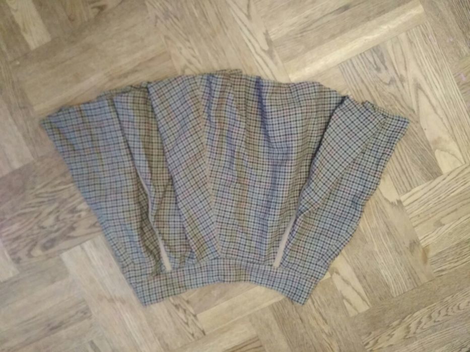 Ciepła,rozkloszowana spódnica firmy Next