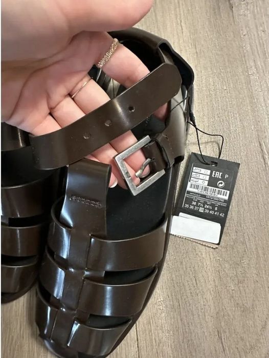 Шкіряні сандалі Massimo Dutti