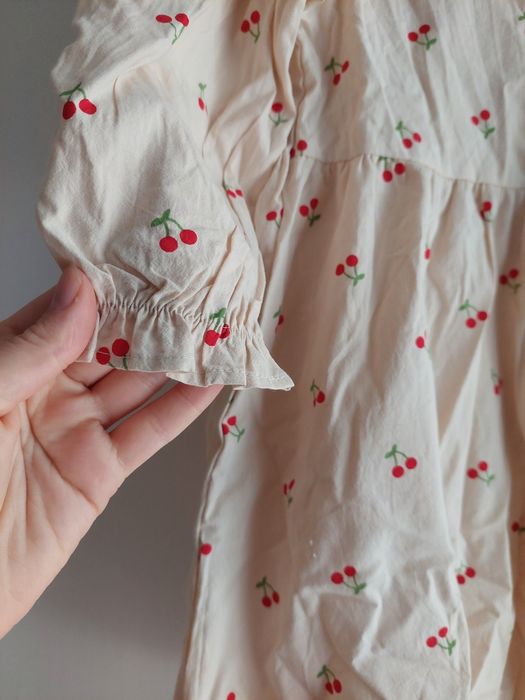 Sukienka kołnierzyk wisienki 116/122 temu