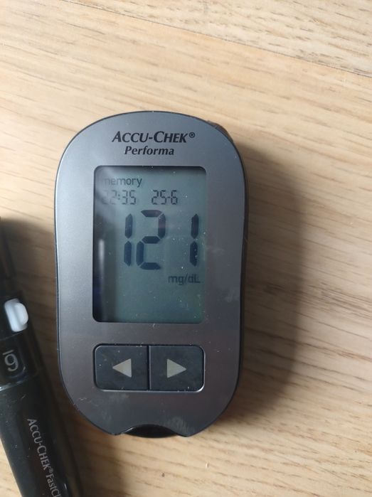 Glukometr Accu-Chek Performa.