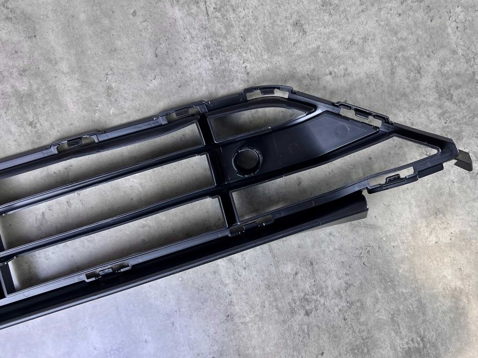 Решітка в бампер ( нижня ) - Volvo XC90 II - 31663497