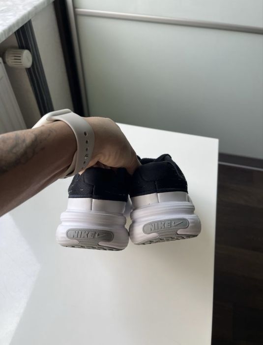Кросівки Nike UPLIFT SC