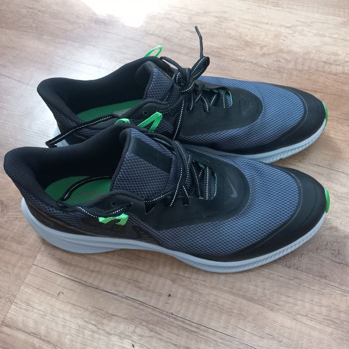 Кросівки Nike Quest 3 Shield 
Оригінал!