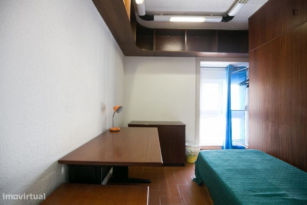 Quarto - localizado em Alameda Lisbon