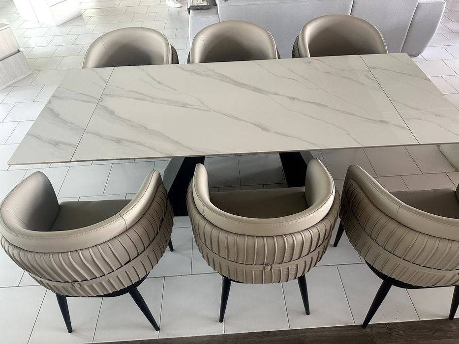 Mesa em Mármore com Cadeiras em Pelex6
