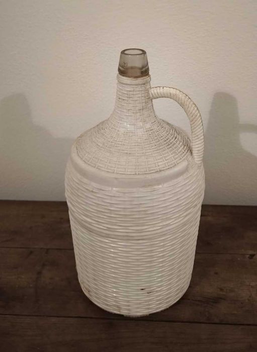 Garrafão de Vidro com Capa em Plástico
