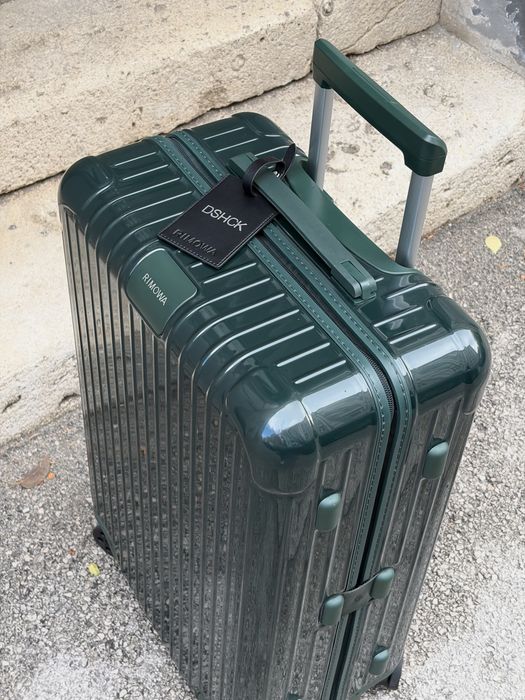 Валіза Rimowa essential medium  gloss green /Check- in M/валіза Rimowa в наявності