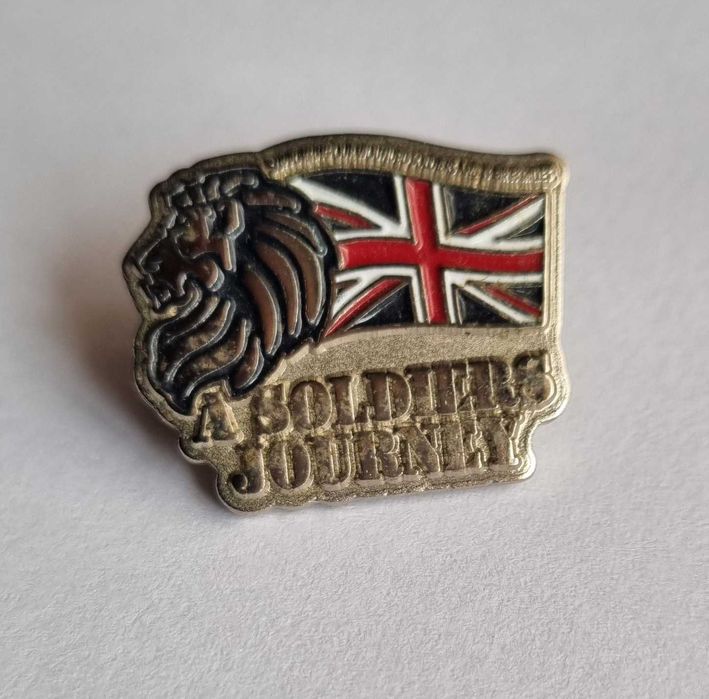 Англійські значки для колекціонерів.