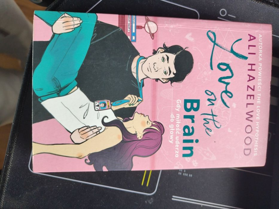 Książka "Love on the brain"